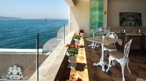 HouseHotel Balcony